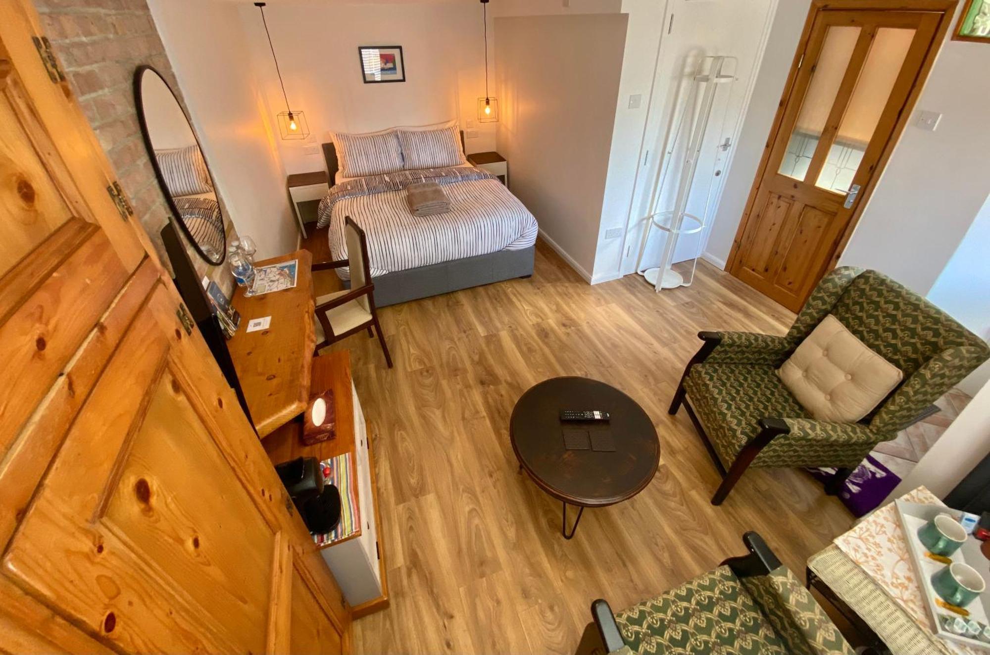 East Cliff Guest With Own Entrance Apartment *